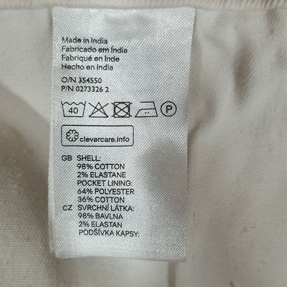 H&M White Jean Shorts Size 8 Womens White Distressed 5 Pocket Raw Hemm - Picture 8 of 8